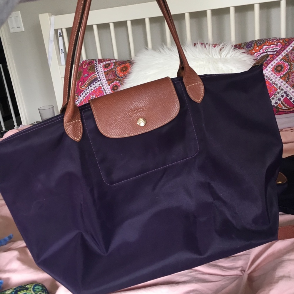 Le Pliage Nylon Shoulder Tote in Bilberry Purple